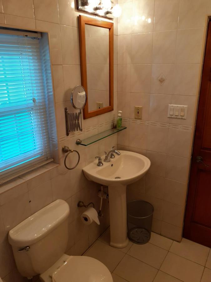 Airbab Moon Gate West Apartment Mount Pleasant ภายนอก รูปภาพ